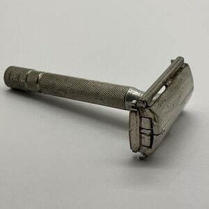 Vintage 1952 Gillette Opening Safety Razor X-4 - Reg US Pat Off Made in USA